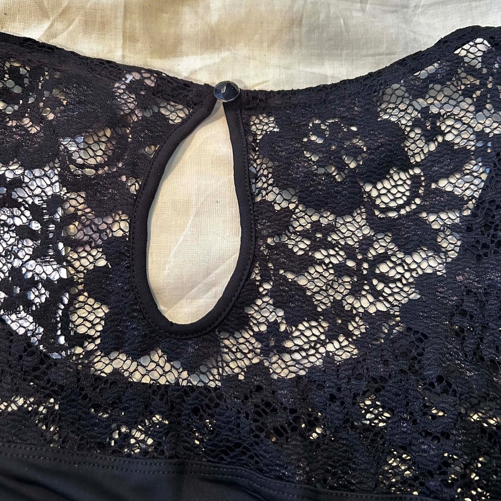 LACE SWEETHEART TOP, BLACK, SIZE 5X, LACE AT TOP AND SLEEVES, , BACK BUTTON,